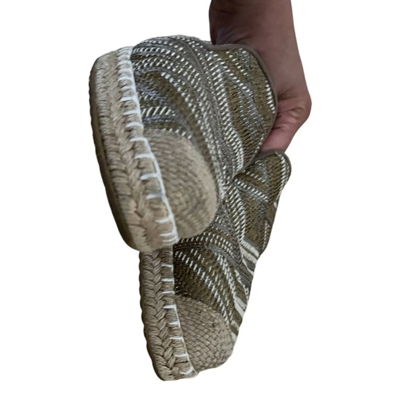 STUART WEITZMAN Metallic Embroidered Geometric Gold Espadrilles Sz 8.5 - Picture 5 of 6